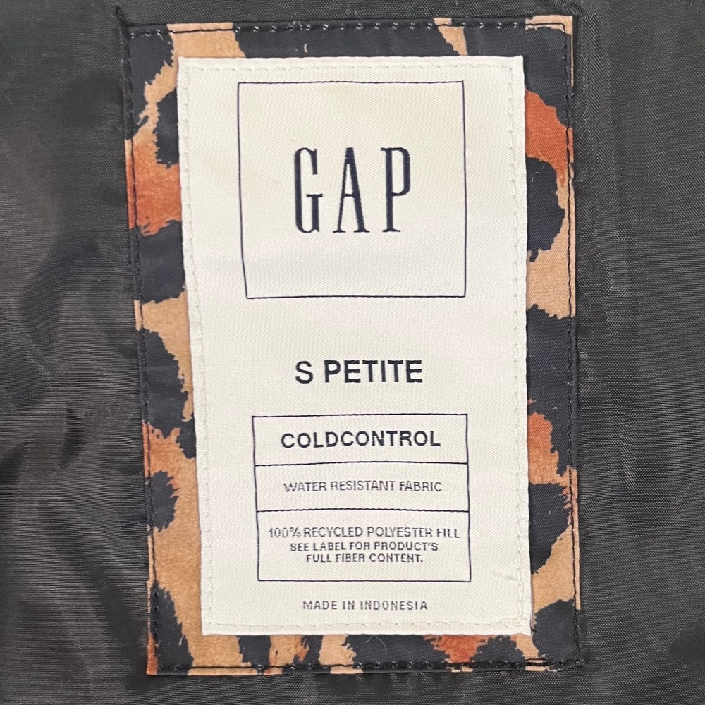 GAP "Puffer Vest in Leopard print" NWOT - Picture 3 of 5